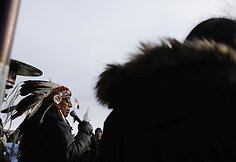 Indėnų gentis Stovinti uola Šiaurės Dakotoje triumfuoja dėl atšauktos naftotekio statybos