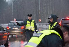 Tarptautinės Antikorupcijos dienos i&scaron;vakarėse Vilniuje surengta akcija &bdquo;Ky&scaron;is i&scaron;purvina&ldquo;