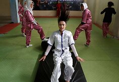 Afganistanietės &ndash; &Scaron;aolino kung fu kovotojos
