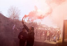 Gruzijoje tūkstančiai mitinguotojų reiškė paramą populiariai televizijai