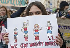 Feministės ragina Ukrainą sugrąžinti Tarptautinei moters dienai jos tikrąją prasmę