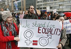 Feministės ragina Ukrainą sugrąžinti Tarptautinei moters dienai jos tikrąją prasmę