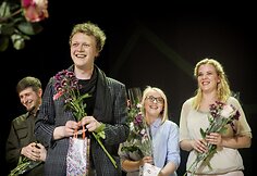 Visaginiečių plojimai po LNDT spektaklio „Žalia pievelė“ premjeros