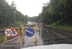 Bendras tarnybų darbas siekiant užtikrinti sklandų eismą per liūtį