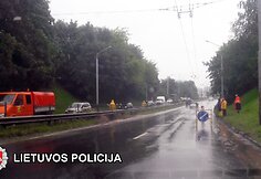Bendras tarnybų darbas siekiant užtikrinti sklandų eismą per liūtį