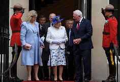 Britanijos karalienė paminėjo 150-ąsias Kanados valstybingumo metines