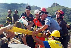 Gelbėjimo operacija po žemės drebėjimo italijoje