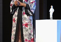 JAV fechtuotojai Ibtihaj Muhammad pagerbti i&scaron;leista pirmoji Barbė su hidžabu