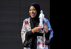 JAV fechtuotojai Ibtihaj Muhammad pagerbti i&scaron;leista pirmoji Barbė su hidžabu