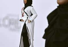 JAV fechtuotojai Ibtihaj Muhammad pagerbti i&scaron;leista pirmoji Barbė su hidžabu