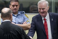 Buvęs Bosnijos serbų pajėgų vadas R. Mladičius nuteistas kalėti iki gyvos galvos