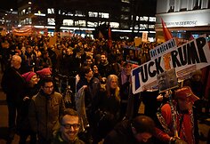 Šveicarijoje prieš D.Trumpą protestavo daugiau kaip tūkstantis žmonių