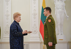 Prezidentė suteikė brigados generolo laipsnį Raimundui Vaikšnorui