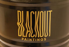 „Blackout paintings“ ant juodos statinės