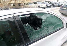 I&scaron;daužti automobilio langai 