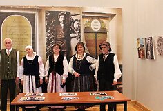 Vydūno draugijos giedotojai pamokos pradžioje sugiedojo Vydūno himną