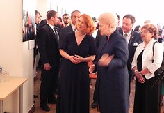 Prezidentė ir fotografė R.Rylaitė apžiūri parodą