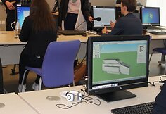 Naujovi&scaron;kai mokytis jaunimą skatina mobilioji technologijų laboratorija