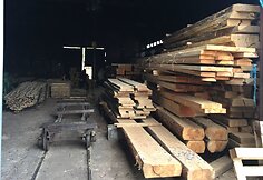 Įmonės įtariamos neteisėtai realizavusios beveik 2 000 tonų medžiagų