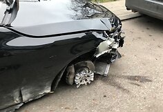 Rinktinės gatvėje medelius i&scaron;vartęs &bdquo;Mercedes-Benz&ldquo; automobilis