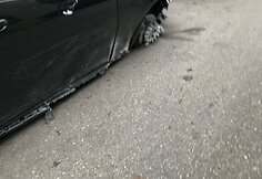 Rinktinės gatvėje medelius i&scaron;vartęs &bdquo;Mercedes-Benz&ldquo; automobilis