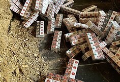 Palemono keramikos gamykloje policija suple&scaron;kino beveik 80 tūkst. pakelių cigarečių