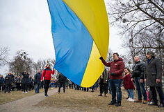 Ant Pelėdų kalno i&scaron;kelta Ukrainos vėliava
