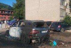 Kaune užsiliepsnojęs automobilis apgadino dar kelias ma&scaron;inas