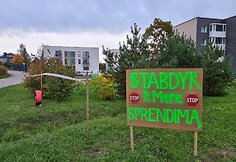 Gyventojų protestas prieš kelio palei namų langus tiesimą Raudondvaryje