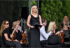 Romo Kalantos aukai atminti skirtas koncertas Kauno muzikinio teatro sodelyje