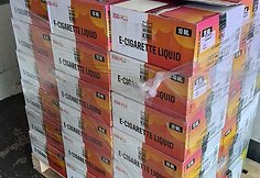 Kauno policijos sulaikyti neteisėti elektroninių cigarečių skysčių buteliukai ir vienkartinės elektroninės cigaretės