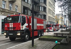 Kauno Laisvės alėjoje, daugiabutyje, gaisrininkai ieškojo dūmų kvapo šaltinio