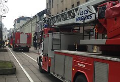 Kauno Laisvės alėjoje, daugiabutyje, gaisrininkai ieškojo dūmų kvapo šaltinio