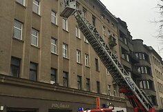 Kauno Laisvės alėjoje, daugiabutyje, gaisrininkai ieškojo dūmų kvapo šaltinio