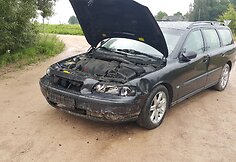 Avarija &Scaron;ilalės rajone: susidūrė &bdquo;Mazda&ldquo; ir &bdquo;Volvo&ldquo;
