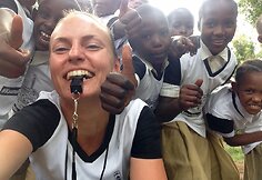 Maratonininkė Monika Juode&scaron;kaitė Tanzanijoje