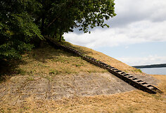 Vie&scaron;kūnų piliakalnis