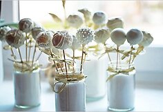 Joana Dragašytė. Žavieji &bdquo;Cake Pop'sai&ldquo;, skirti brolio vestuvėms.
