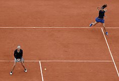Caroline Garcia ir Kristina Mladenovič prieš Ekateriną Makarovą ir Eleną Vesniną