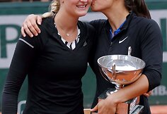 Caroline Garcia ir Kristina Mladenovič prieš Ekateriną Makarovą ir Eleną Vesniną