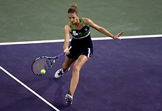 Svetlana Kuznecova prie&scaron; Karoliną Pli&scaron;kovą