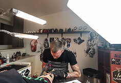 Naglis Bierancas pasidarė Mikimauzo tatuiruotę