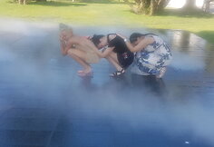 Giedrė Girnytė su bičiulėmis