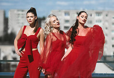&bdquo;Queens of Roses&ldquo;