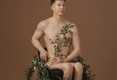 „Vyrai yra gėlės“: Augustas