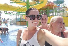 Simona Nainė su mama Vilija ir seserimi Ineta