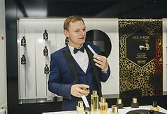 Nišinių kvepalų pristatymo akimirka