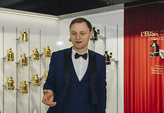 Nišinių kvepalų pristatymo akimirka