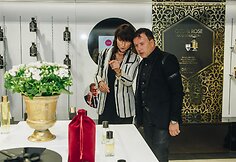 Nišinių kvepalų pristatymo akimirka