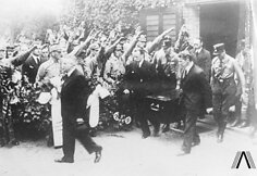 Žuvusių &bdquo;Lituanica&ldquo; lakūnų karstai i&scaron;gabenami i&scaron; Soldino koplyčios į Lietuvą. 1933 m. liepos 19 d.